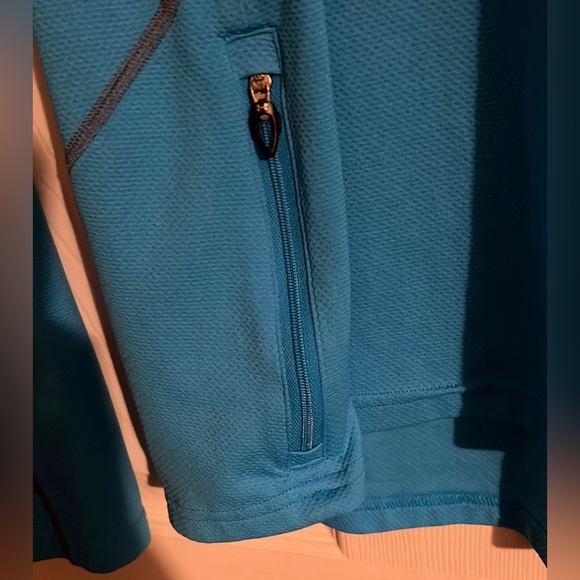 Under Armour Loose, all season, 1/4 zip pullover, size Medium, turquoise blue - Picture 5 of 6